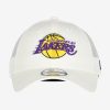 NEW ERA LOS ANGELES LAKERS HOME FIELD 9FORTY TRUCKER WHITE ONE