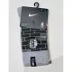 NIKE BROOKLYN NETS COURTSIDE CREW SOCKS DK GREY HEATHER/CHARCOAL HEATHR/WHITE
