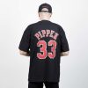 MITCHELL & NESS CHICAGO BULLS SCOTTIE PIPPEN NAME & NUMBER TRADITIONAL TEE BLACK