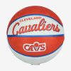 WILSON NBA TEAM RETRO MINI CLEVELAND CAVALIERS BASKETBALL 3 ORANGE/WHITE