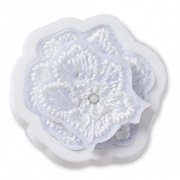 Crocs Elegáns fehér virág 1 Jibbitz MC